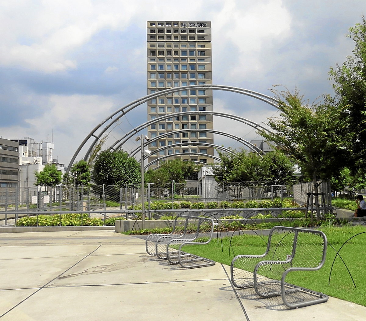 Miyashita parkea, bertatik bertara. (Nekane Azpiazu Lejardi)