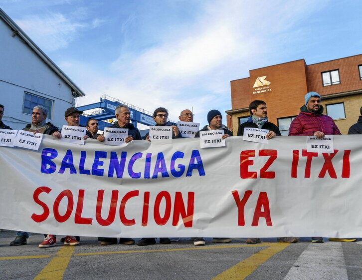 Balenciagako langileen elkarretaratze baten artxiboko irudia.