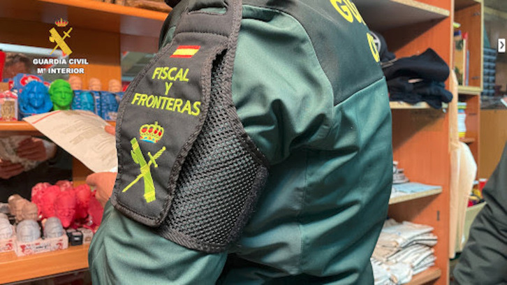 Imagen del operativo contra La Tienda Comprometida distribuida por la Guardia Civil.