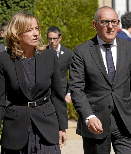 Mendoza junto a González en una foto de archivo.