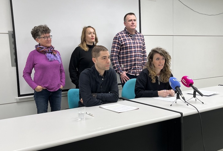 Comparecencia sindical para anunciar varias iniciativas para impulsar un SMI propio en Nafarroa.