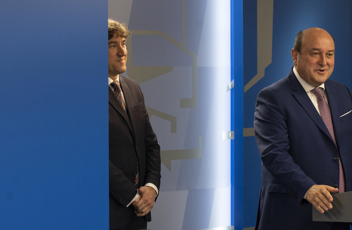 Eneko Andueza y Andoni Ortuzar cuando presentaron el acuerdo de gobierno.