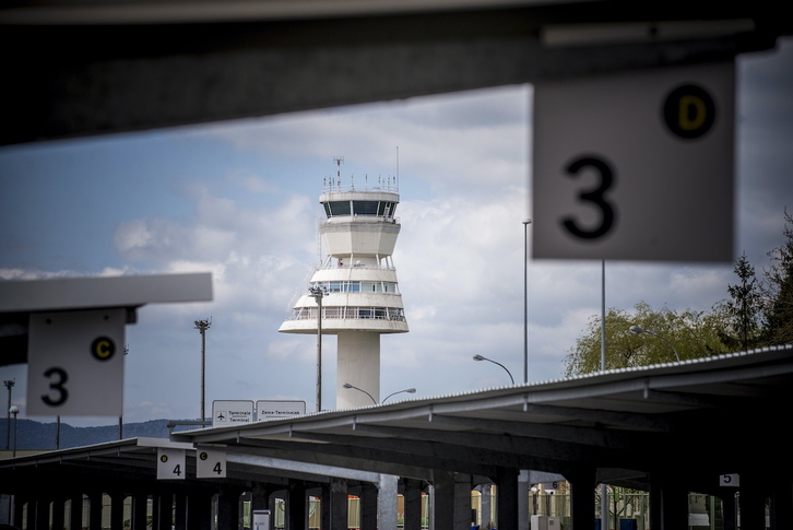 Torre de control del aeropuerto de Foronda.