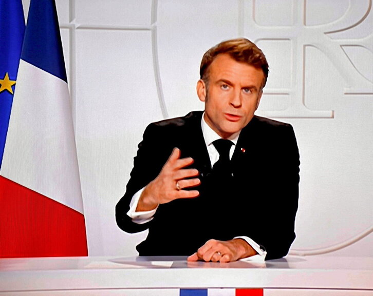 El presidente francés, Emmanuel Macron, en su discurso televisado.