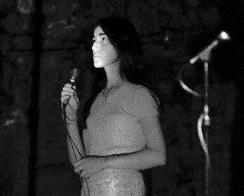 Lourdes Iriondo abeslaria