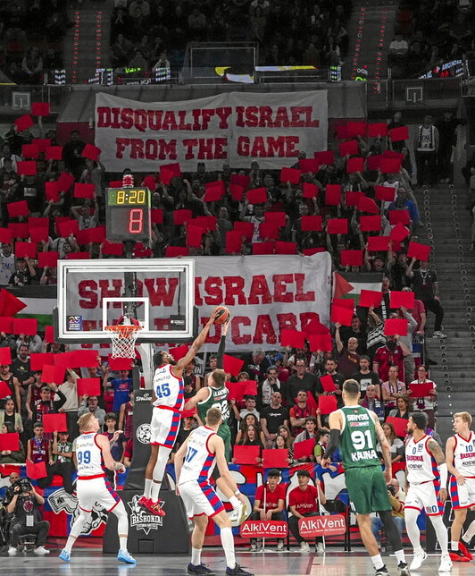 Donta Hall fue de lo más presentable de un mal partido.