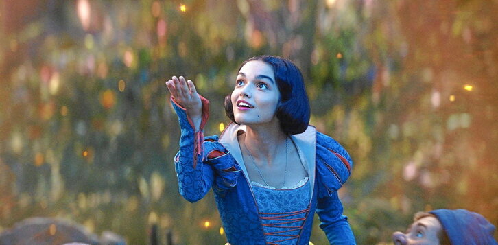 Nueva versión de «Blancanieves», un musical dirigido por Mark Webb, con la cantante y actriz Rachel Zegler interpretando a la protagonista.