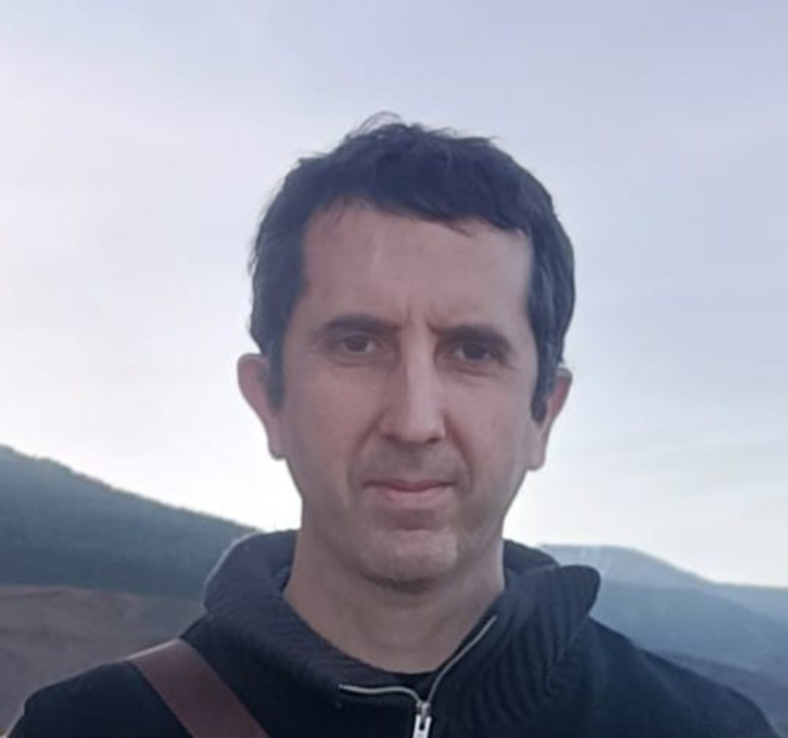 Jon Larrañaga Azkue, Chernobil elkarteko kidea