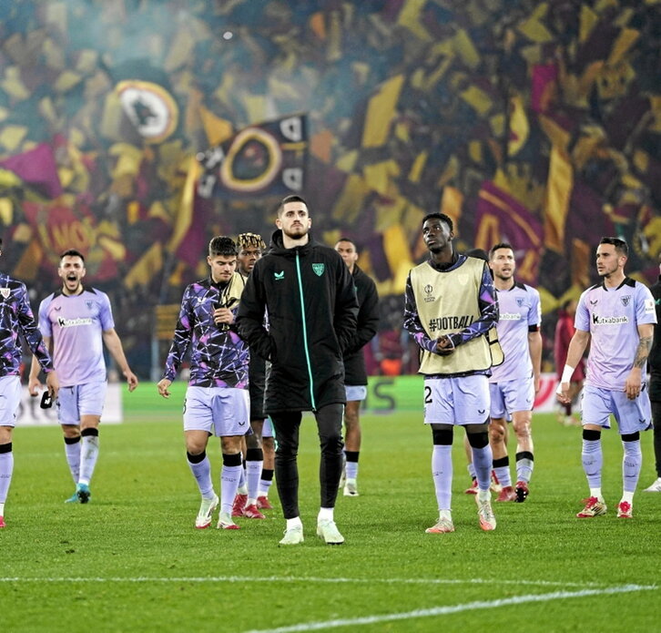 Sancet, erdian, praka motzak jantzi gabe, Erroman.