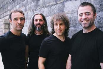 Metal klasikora bideratu dute beren musika Izan Bai taldekoek.