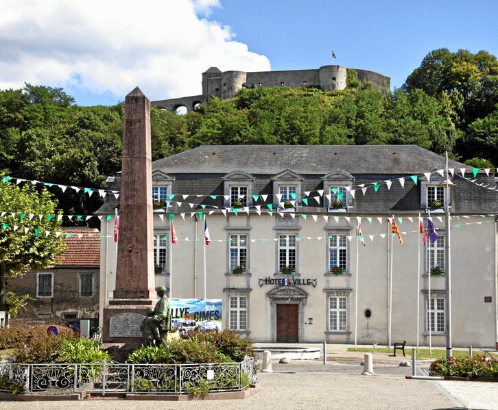 Mauleko Herriko Etxea finantza krisia bizitzen ari da.