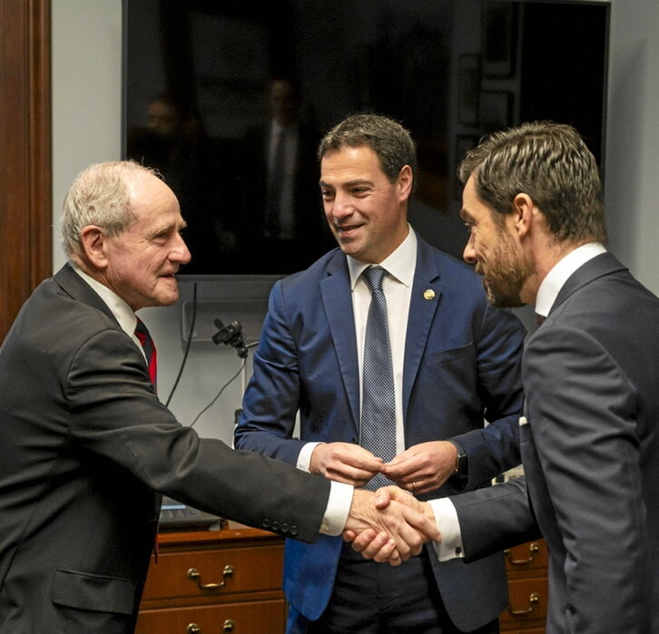 El lehendakari con el republicano James E. Rich.