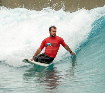 Maxime Cabanne est l’un des représentants à la Fédération française de surf.  M.C.