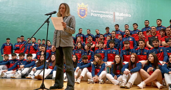 Nerea Lusarreta, presidenta de la Federación Navarra de Pelota, en la comparecencia de ayer celebrada en Iruñea.