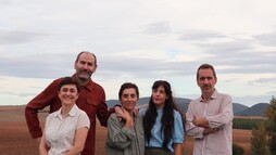 Los integrantes de la compañía navarra.