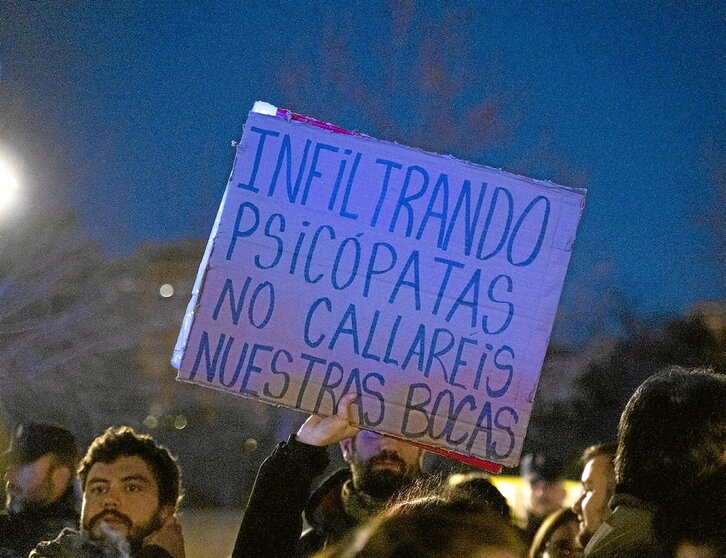 Movilización en València, tras destapar ‘‘La directa’’ a un infiltrado policial.