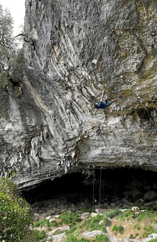 Eneko Carretero, arrokan lanean.