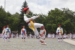 Danztariak Iruñean, artxiboko irudian.