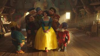 Fotograma de la pelicula live action de 'Blancanieves'