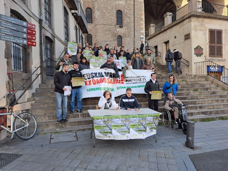 Atxikimenduen berri emateko Gasteizen egindako agerraldia.