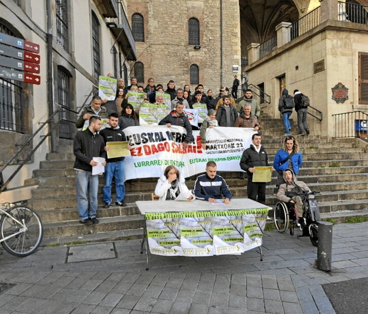 Atxikimenduei buruz Gasteizen egindako agerraldia.