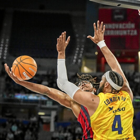 Moneke sigue siendo duda.