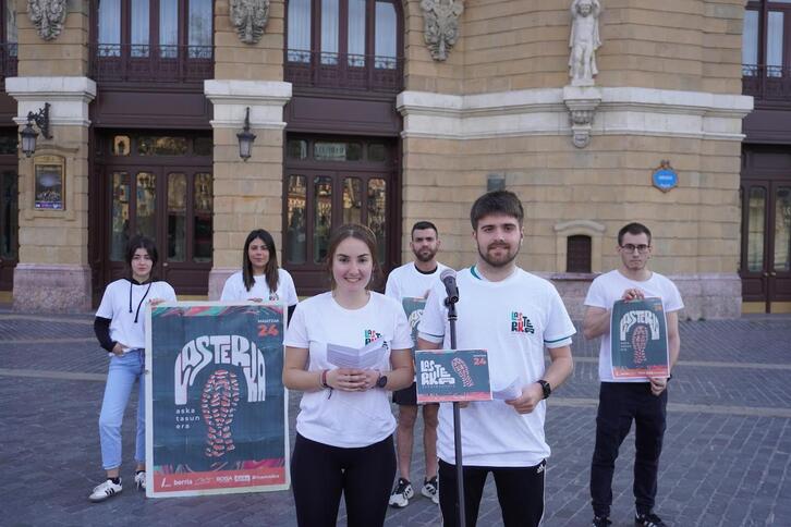 Lasterketa Askatasunera egitasmoaren aurkezpena Arriaga plazan.