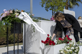 Bartzelonako El Prat aireportuan biktimei egindako omenaldi bat.