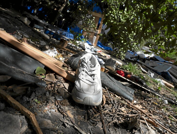 Zona donde se encontraba el asentamiento de personas migrantes.