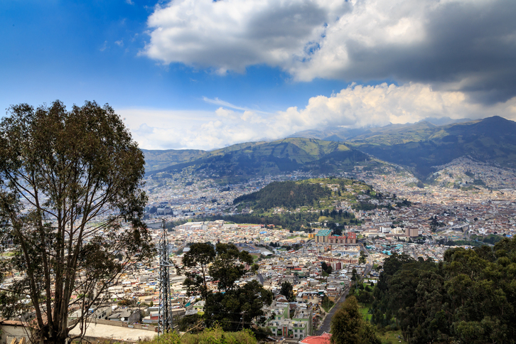 Ia-ia 3.000 metroko altueran dago Quito.