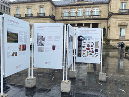 Gasteizko erdigunean ikusi ahal diren panelak.