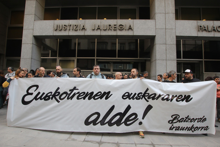 Euskotrenen euskara erabiltzearen alde 2024ko irailean egin zuten elkarretaratzea.