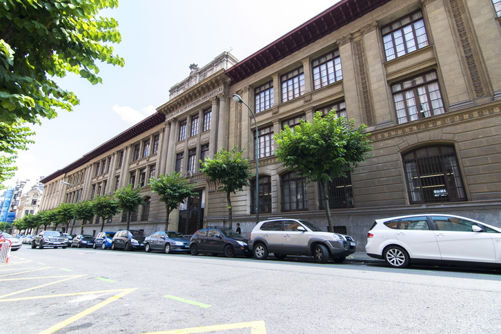 Facultad de Economía y Empresa de la UPV/EHU. 