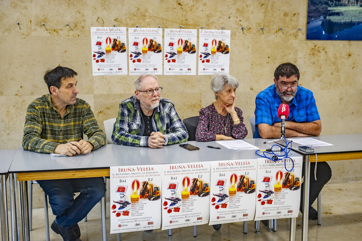 Presentación de unas jornadas sobre Iruña-Veleia, con Eliseo Gil entre los convocantes (segundo a la izquierda).