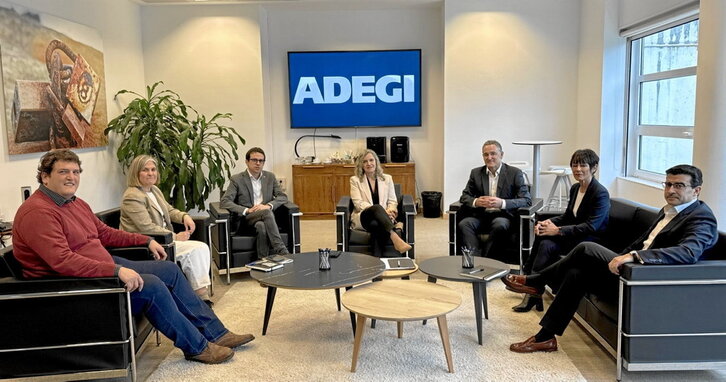 Imagen de la reunión entre los responsables de EH Bildu y de la patronal guipuzcoana.