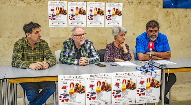 Eliseo Gil, segundo por la izquierda, en una imagen de archivo.