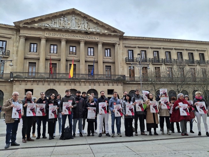 Representantes de los sindicatos de la Administración pública de Nafarroa han registrado la convocatoria de huelga del 9 de abril.