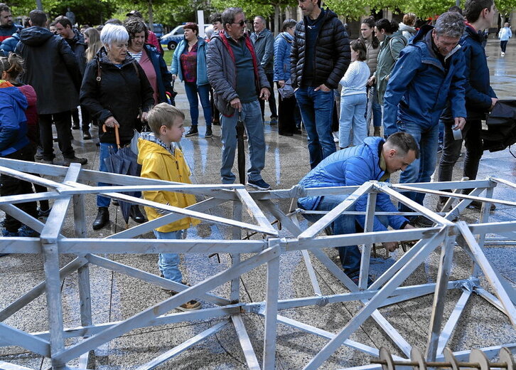 Protesta contra las líneas de alta tensión en Iruñea en abril de 2024.