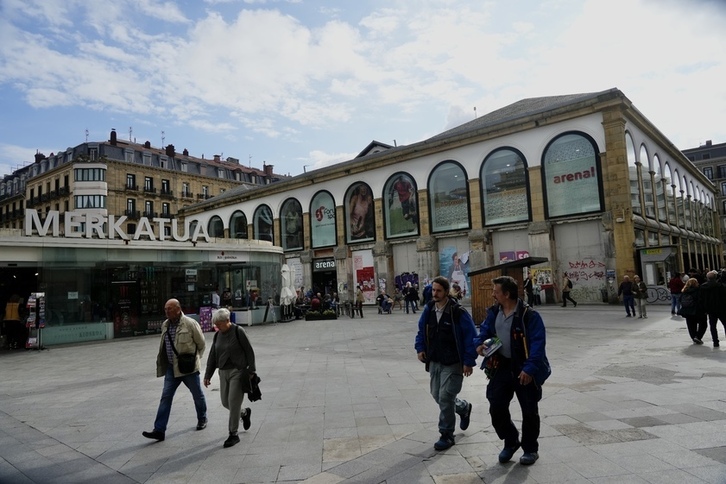El edificio Arkoak, en cuya parte trasera se iban a instalar las baserritarras.