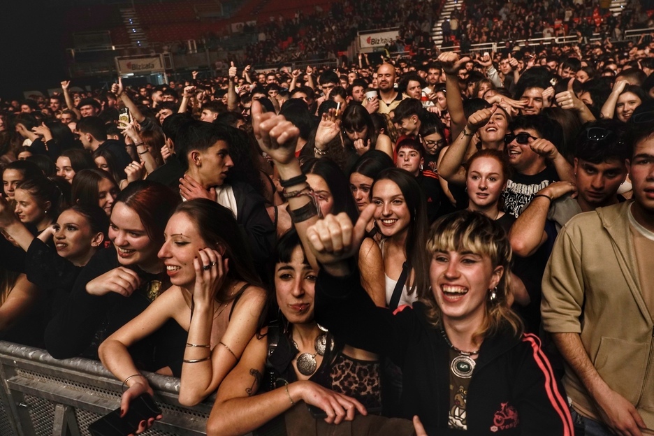 Milaka lagun elkartu zituen Chill Mafiak BECeko agurrean. 