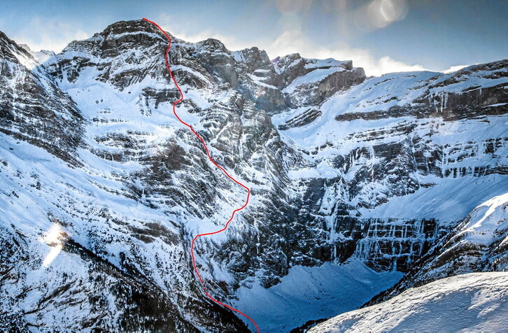 Matt Viveauk Gavarnieko zirkuan eskiekin jaitsitako ibilbidea.