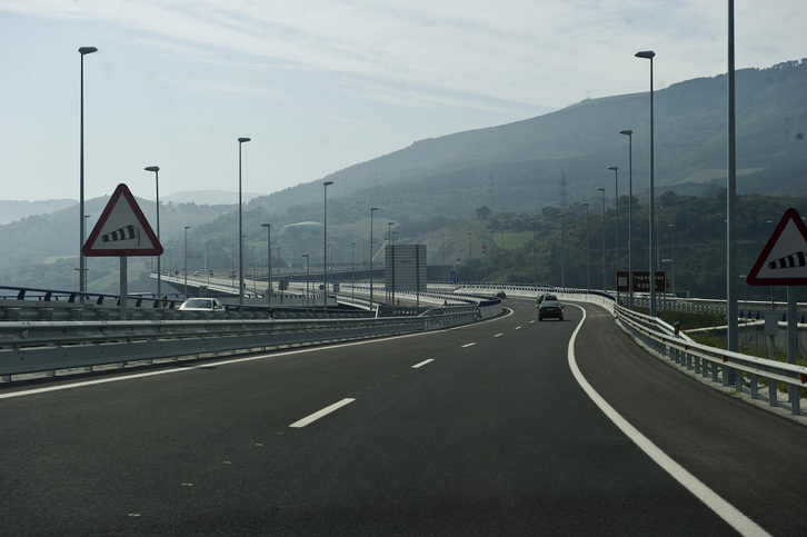 Supersurren Trapagarango zubibidearen artxiboko irudia. 