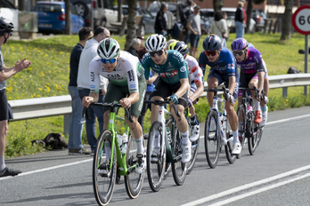 Caja Rural eta Kern Pharma, iazko Itzulian. Euskaltel ere gonbidapenen lehian dabil.
