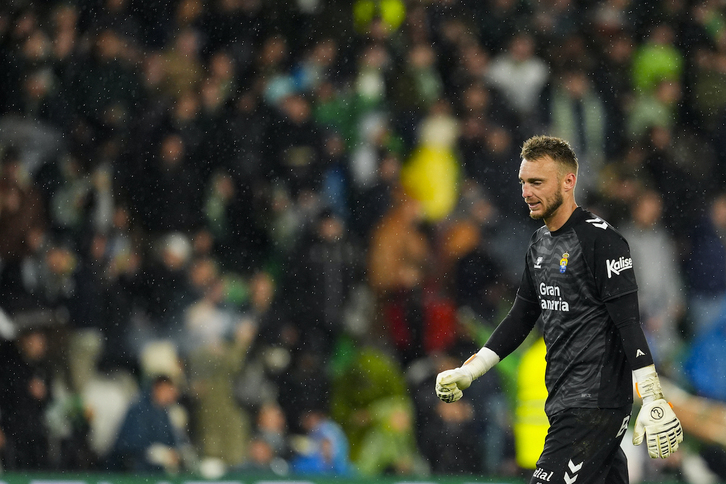 Cillesen ha tenido que ser intervenido de urgencia tras un golpe en Vigo.