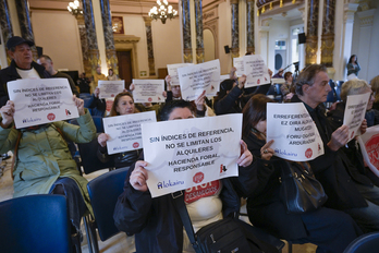 Protesta en Donostia contra el aumento de los precios del alquiler el pasado mes de febrero.