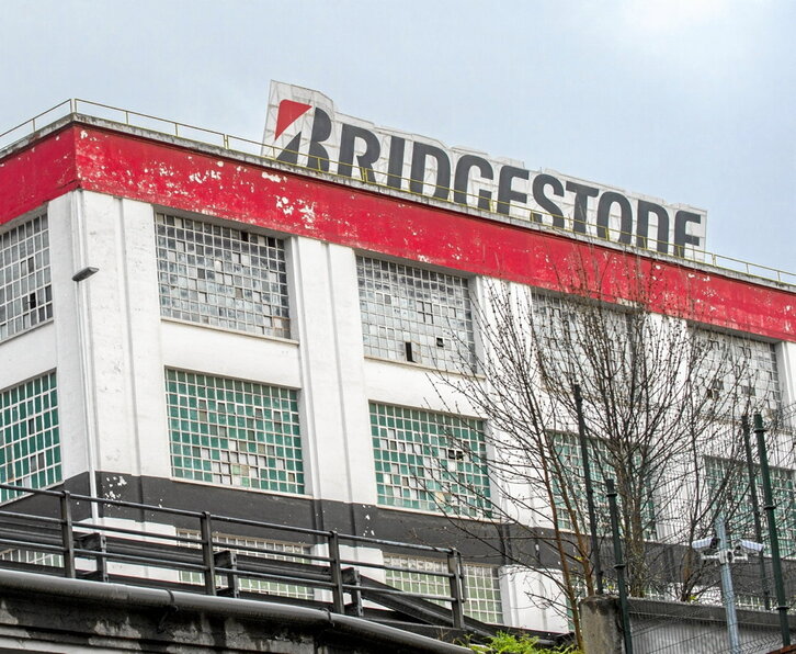 Planta de Bridgestone en Basauri, donde podrían perderse 335 puestos de trabajo.