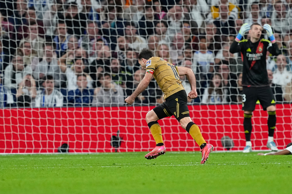 Oyarzabalen poza, lau aldiz errepikatu den irudia. Oyarzabalen poza, lau aldiz errepikatu den irudia.