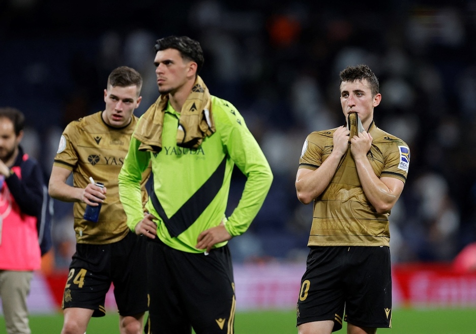 Sucic, Javi Lopez eta Mariezkurrena, triste baina burua tente. Sucic, Javi Lopez eta Mariezkurrena, triste baina burua tente.