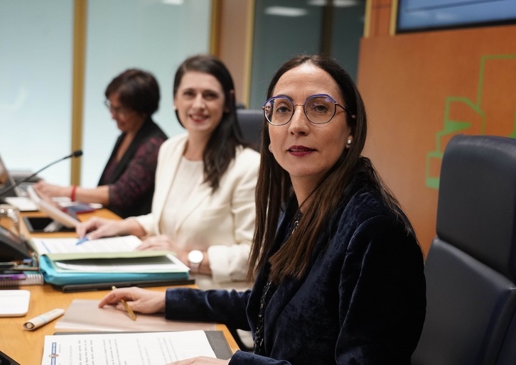 La consejera de Educación, Begoña Pedrosa, este miércoles en el Parlamento de Gasteiz.