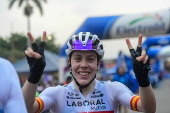 Usoa Ostolaza, feliz tras su victoria en la carrera salvadoreña.